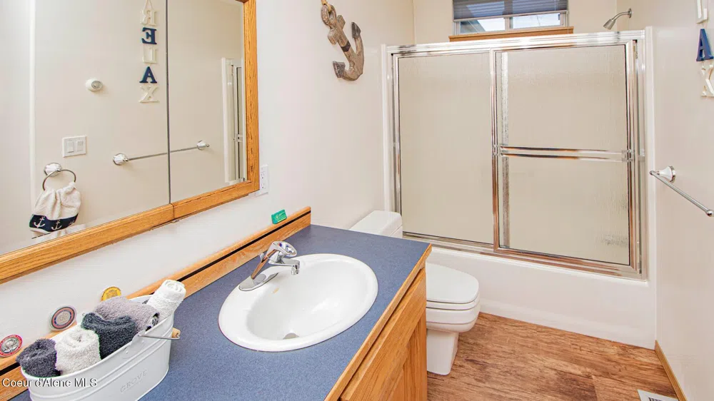 6616 Comanche Street Bonners Ferry, ID 83805