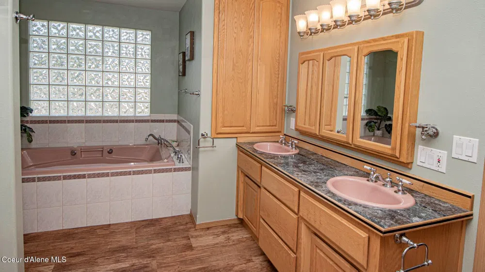 6616 Comanche Street Bonners Ferry, ID 83805