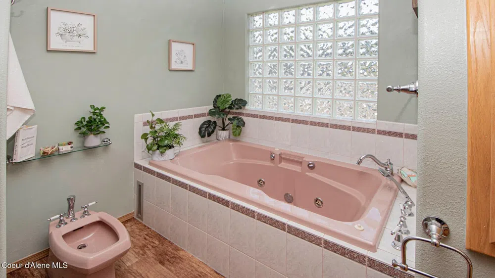 6616 Comanche Street Bonners Ferry, ID 83805