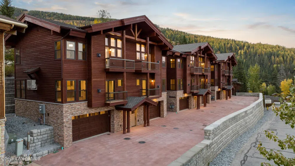 32 Olaf Court Sandpoint, ID 83864