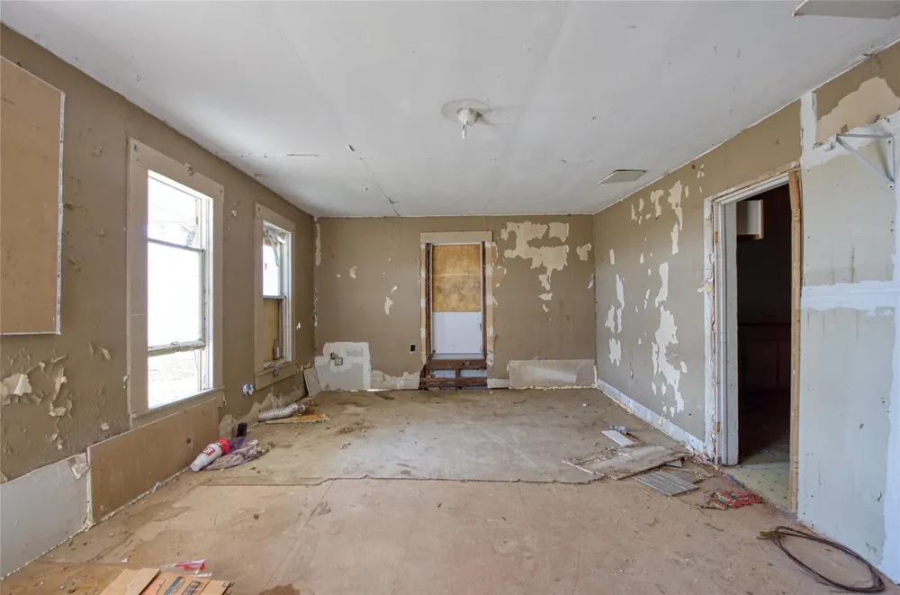 100 W Dalewood Street Richland, TX 76681
