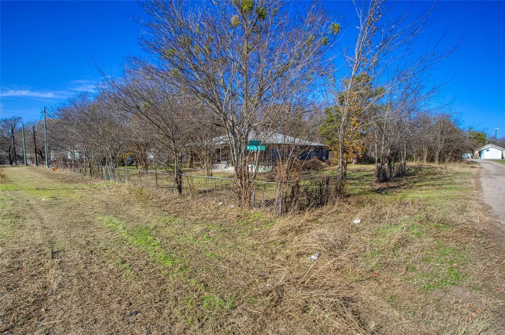 100 W Dalewood Street Richland, TX 76681