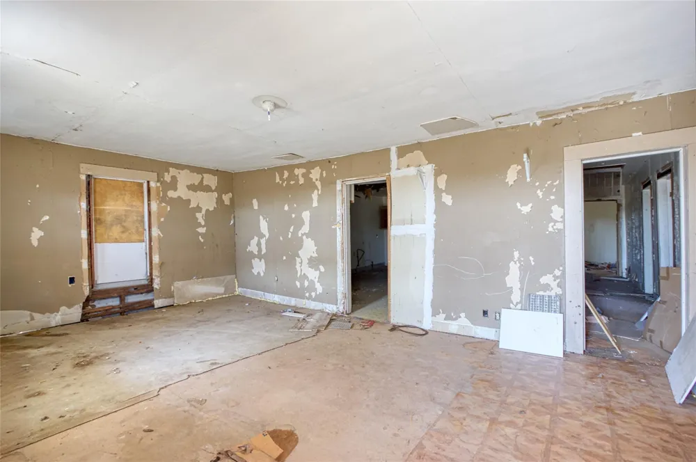 100 W Dalewood Street Richland, TX 76681