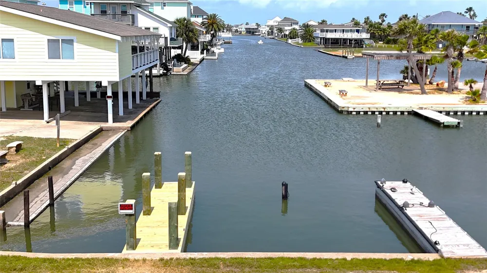 16619 Jolly Roger Jamaica Beach, TX 77554