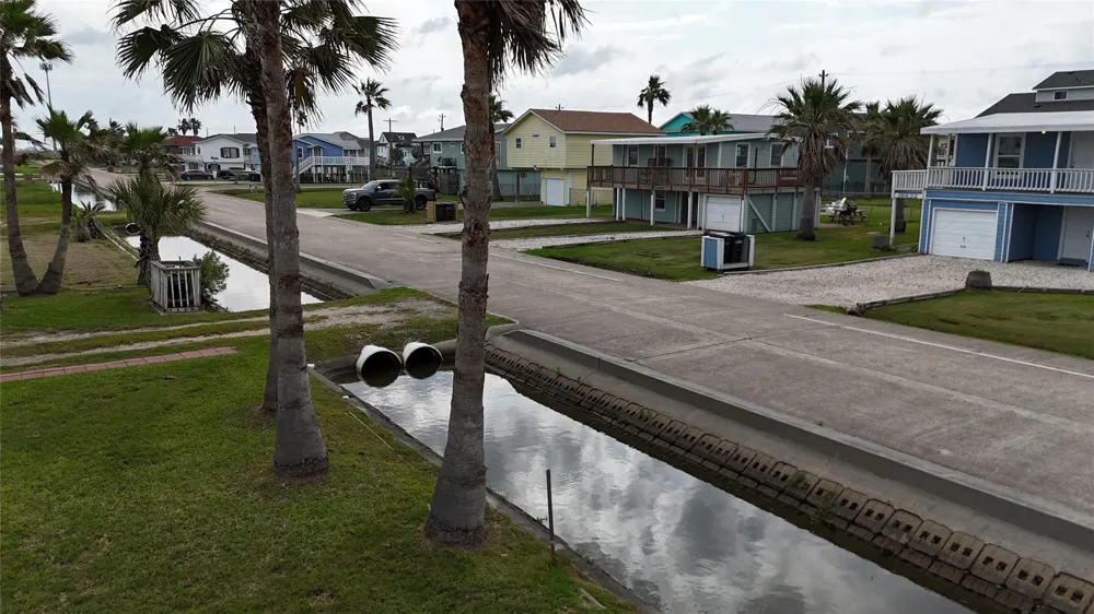 16619 Jolly Roger Jamaica Beach, TX 77554