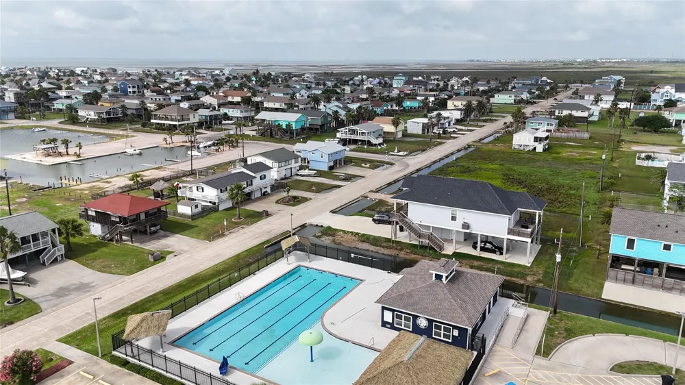16619 Jolly Roger Jamaica Beach, TX 77554