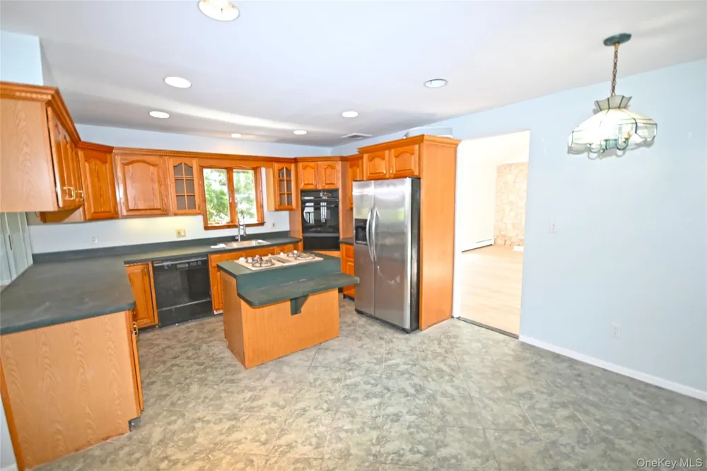 2198 Willow Street Wantagh, NY 11793