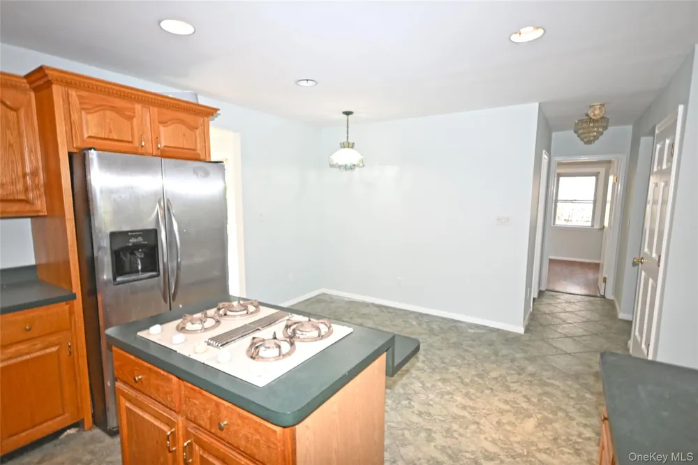 2198 Willow Street Wantagh, NY 11793