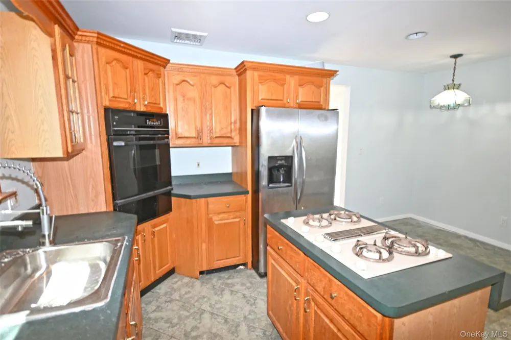 2198 Willow Street Wantagh, NY 11793