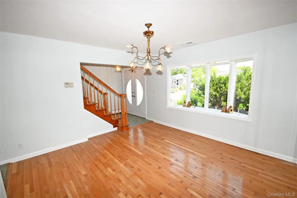 2198 Willow Street Wantagh, NY 11793