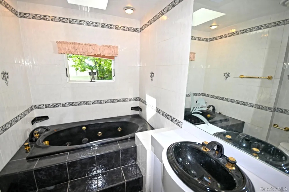 2198 Willow Street Wantagh, NY 11793
