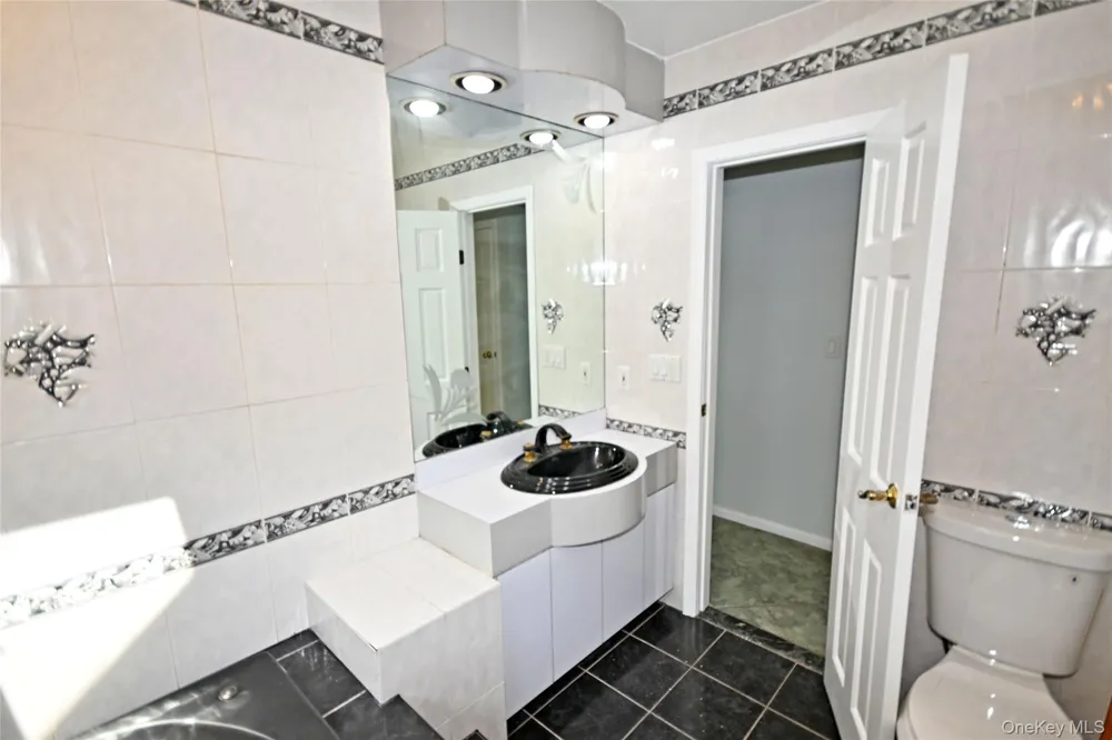 2198 Willow Street Wantagh, NY 11793