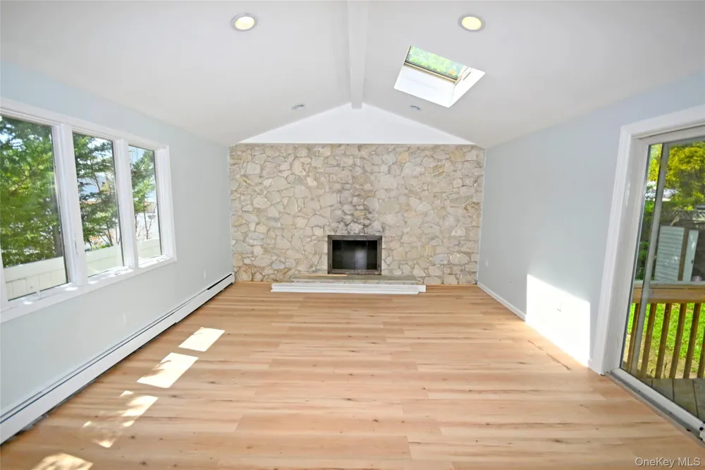 2198 Willow Street Wantagh, NY 11793