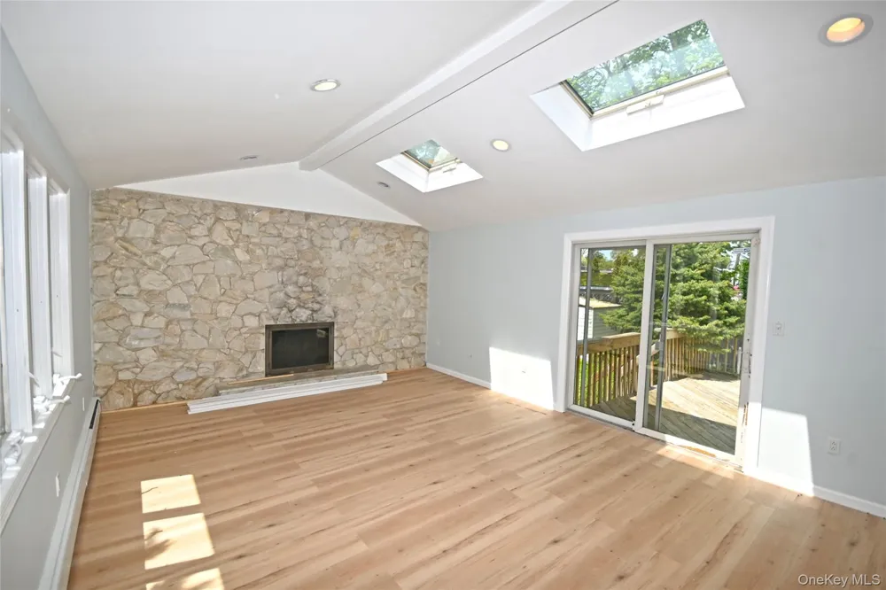 2198 Willow Street Wantagh, NY 11793