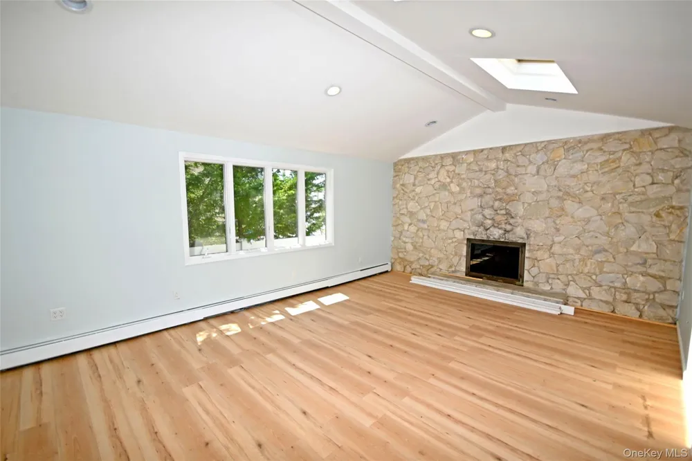 2198 Willow Street Wantagh, NY 11793