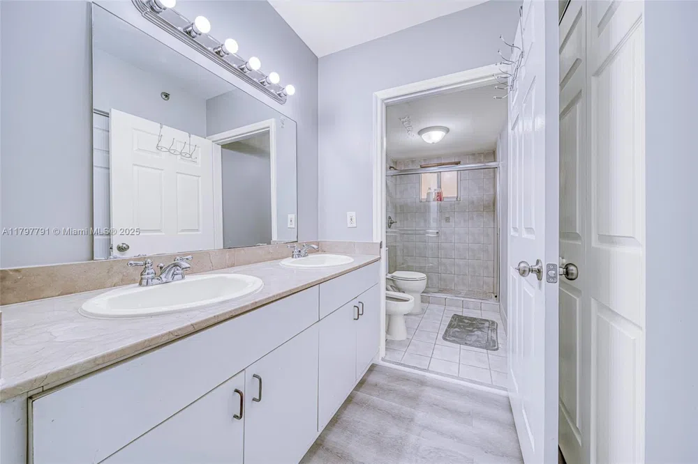 8888 Collins Ave #201 Surfside, FL 33154