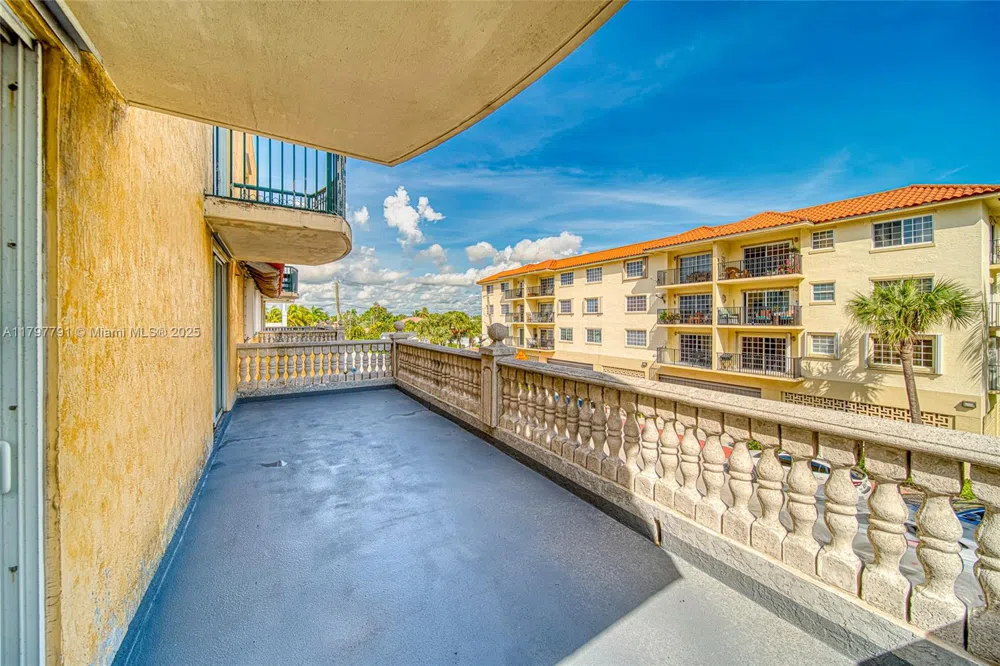 8888 Collins Ave #201 Surfside, FL 33154