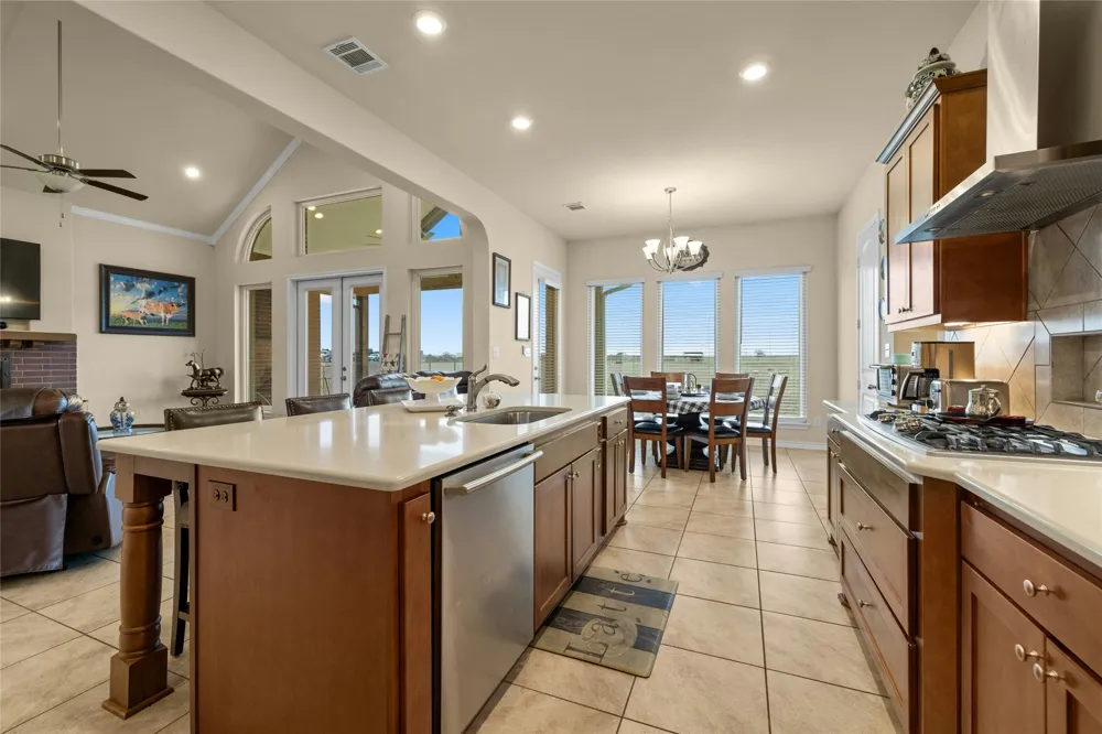 1800 County Road 305 Jarrell, TX 76537