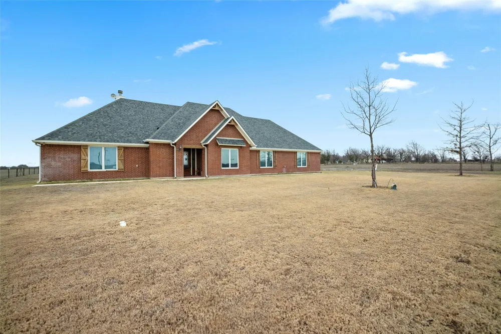 1800 County Road 305 Jarrell, TX 76537