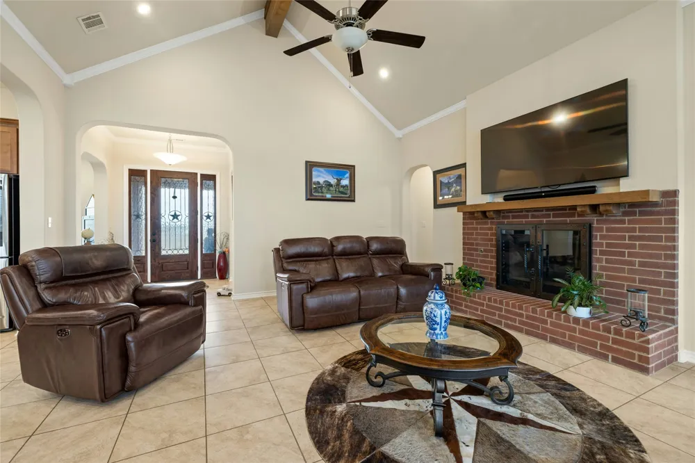 1800 County Road 305 Jarrell, TX 76537