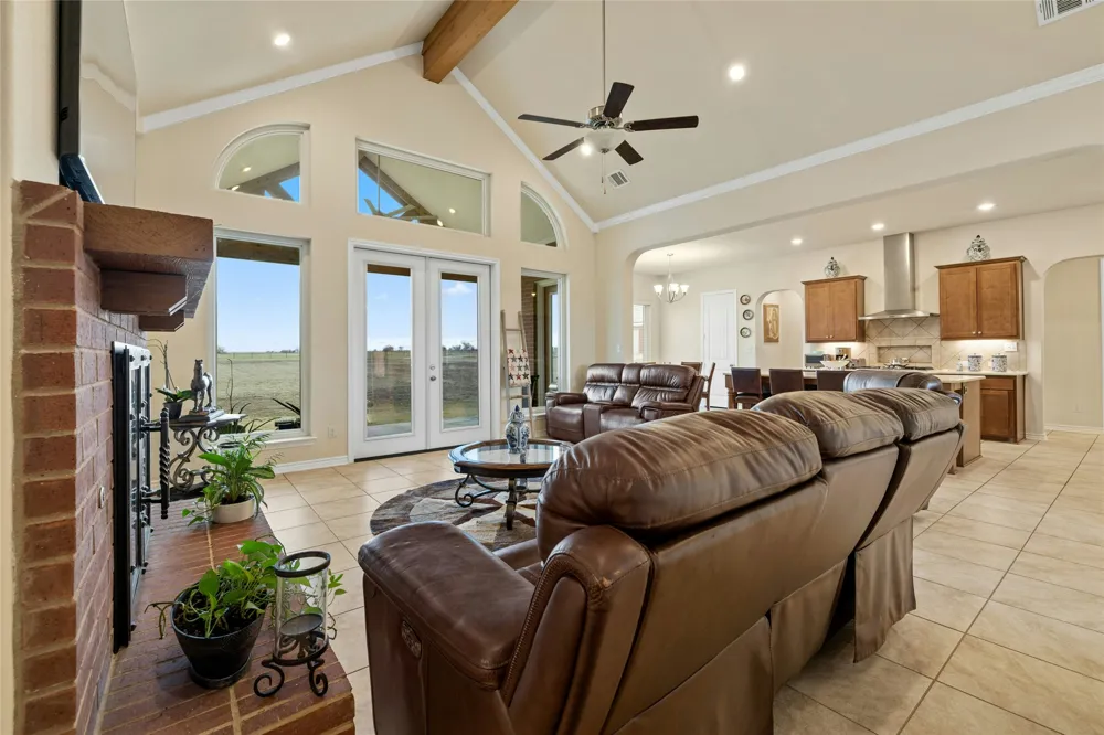1800 County Road 305 Jarrell, TX 76537