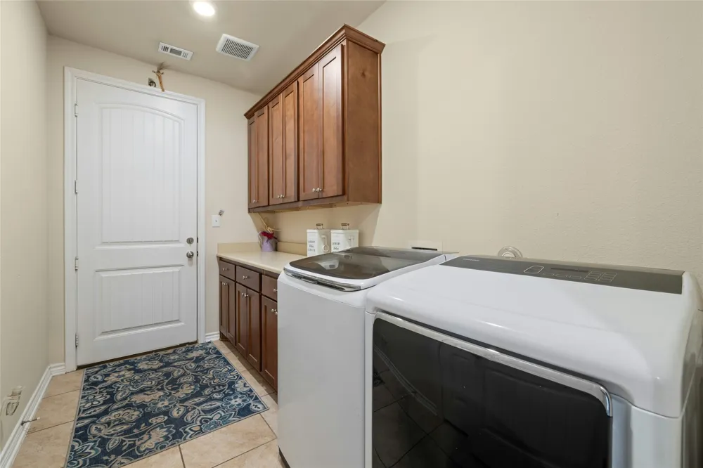 1800 County Road 305 Jarrell, TX 76537