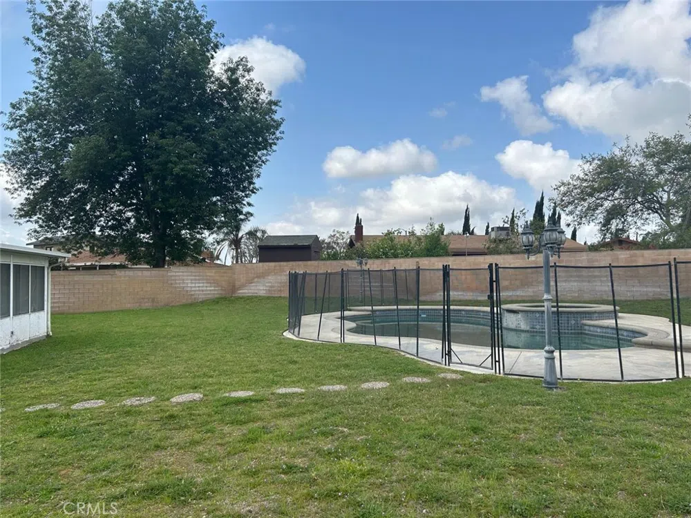 9050 Dumond Drive Fontana, CA 92335