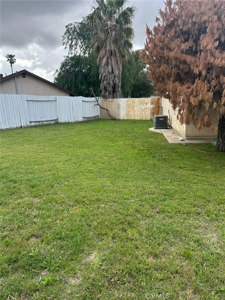9050 Dumond Drive Fontana, CA 92335