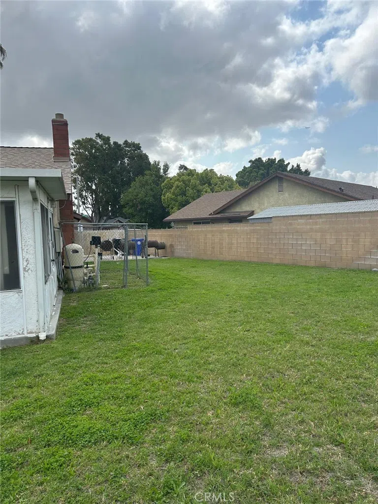 9050 Dumond Drive Fontana, CA 92335