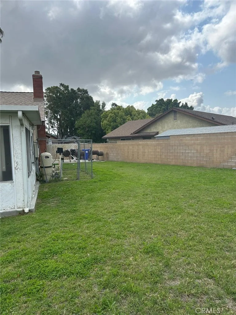 9050 Dumond Drive Fontana, CA 92335