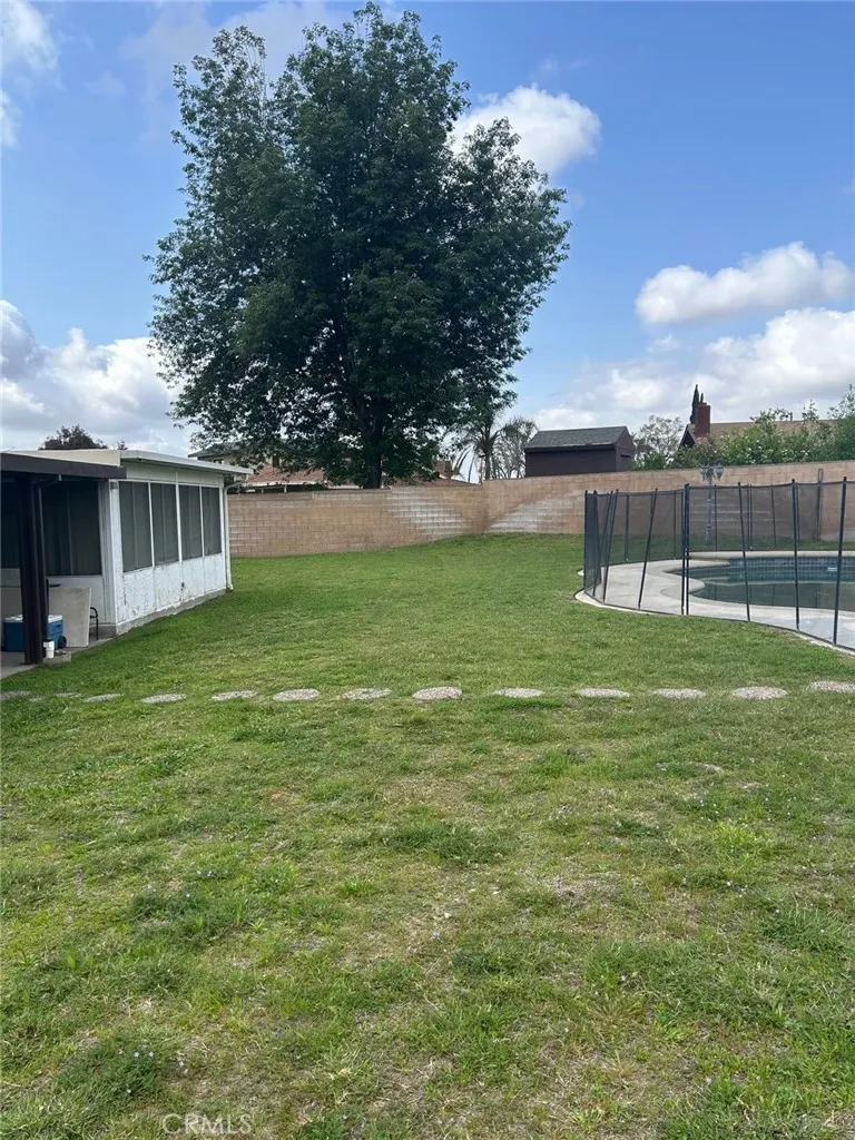 9050 Dumond Drive Fontana, CA 92335