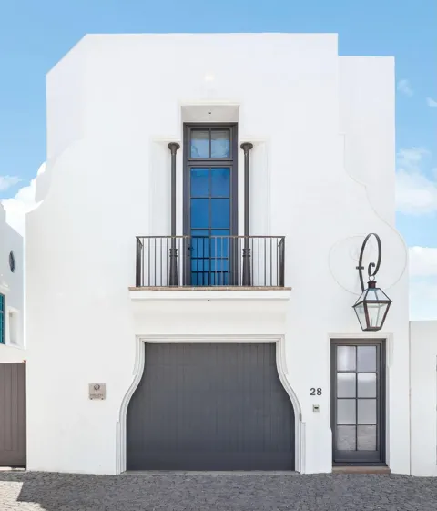 28 Sea Venture Alley