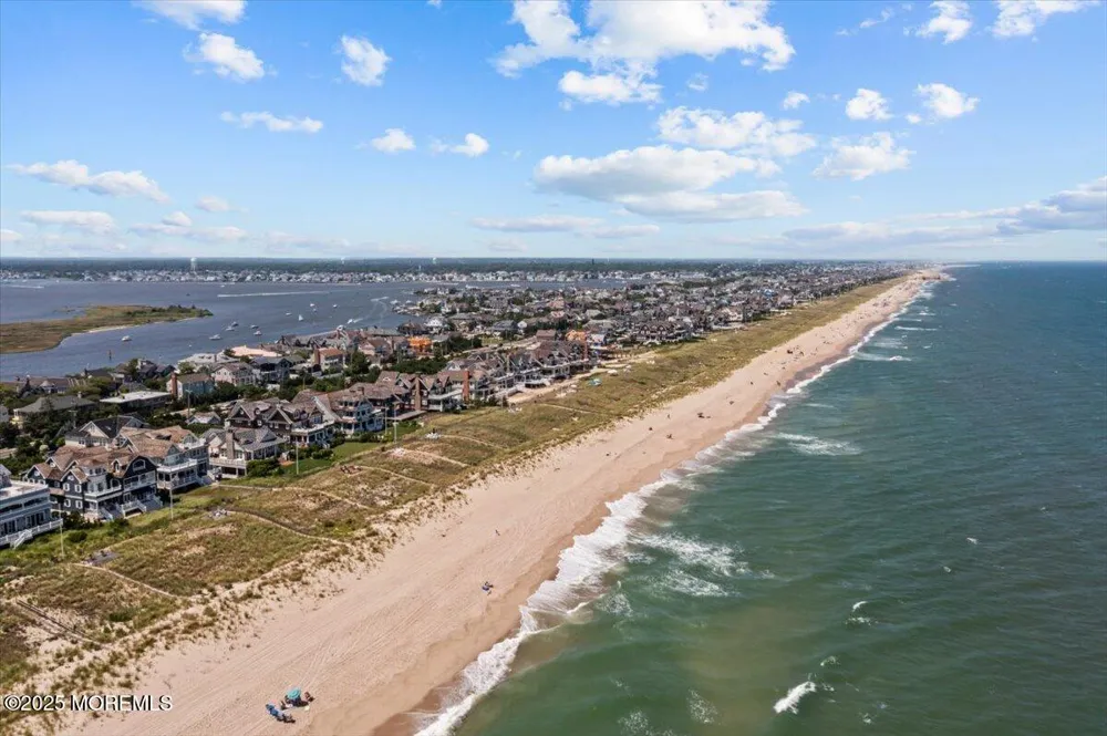 1043 Barnegat Lane Mantoloking, NJ 08738