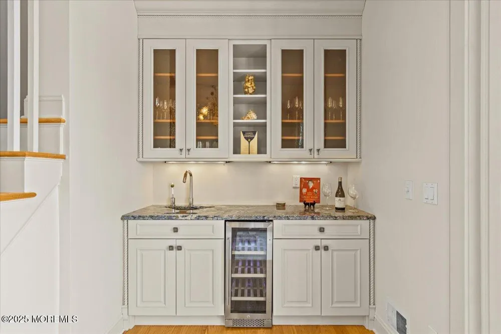 1043 Barnegat Lane Mantoloking, NJ 08738