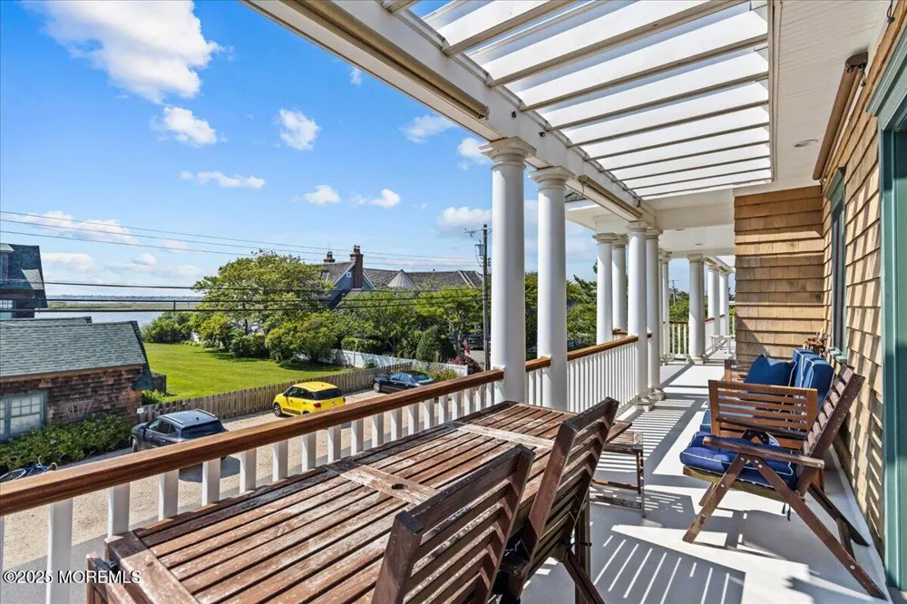 1043 Barnegat Lane Mantoloking, NJ 08738