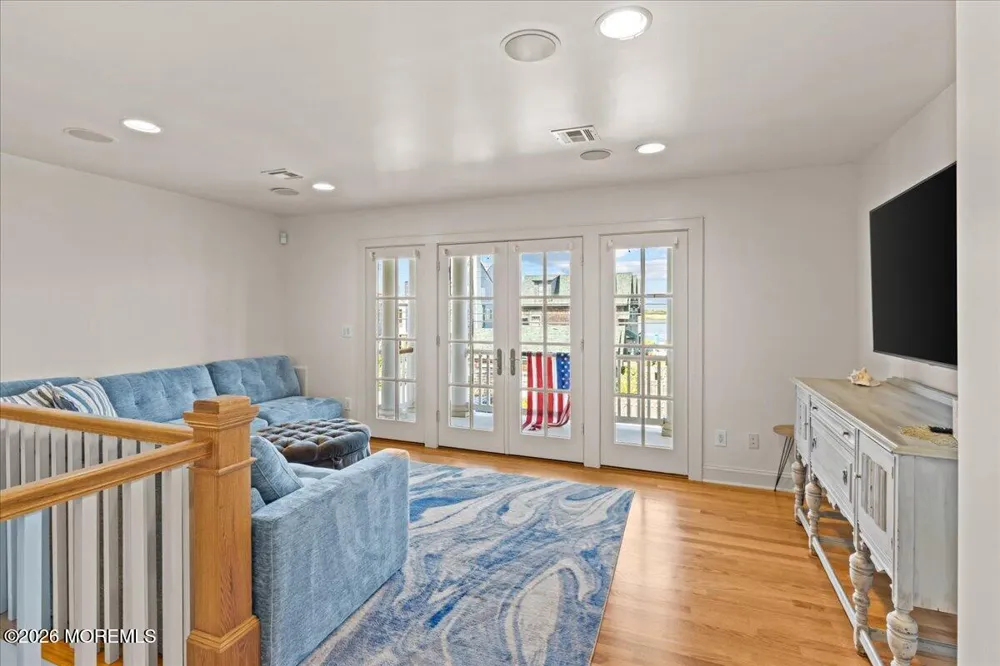 1043 Barnegat Lane Mantoloking, NJ 08738
