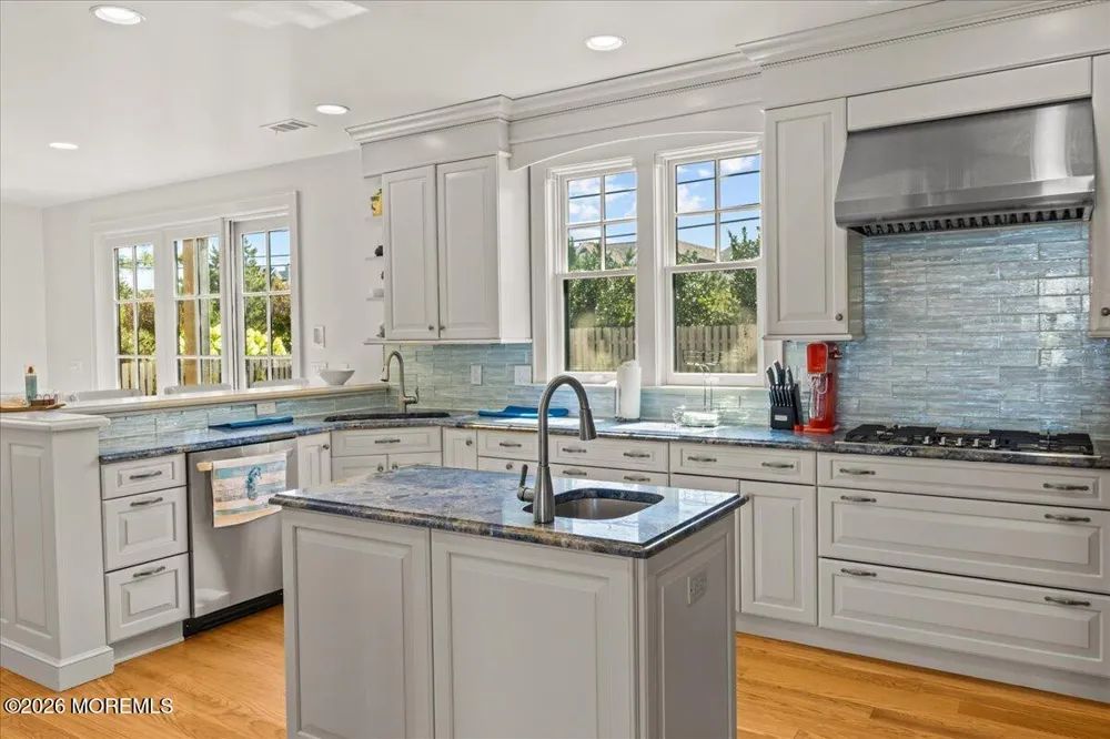 1043 Barnegat Lane Mantoloking, NJ 08738