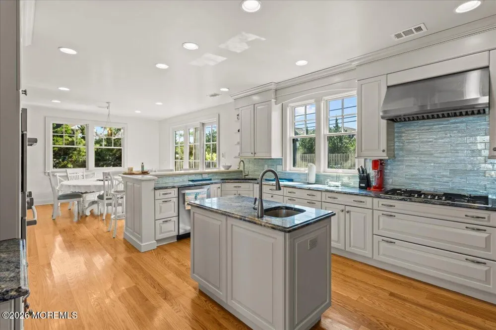 1043 Barnegat Lane Mantoloking, NJ 08738