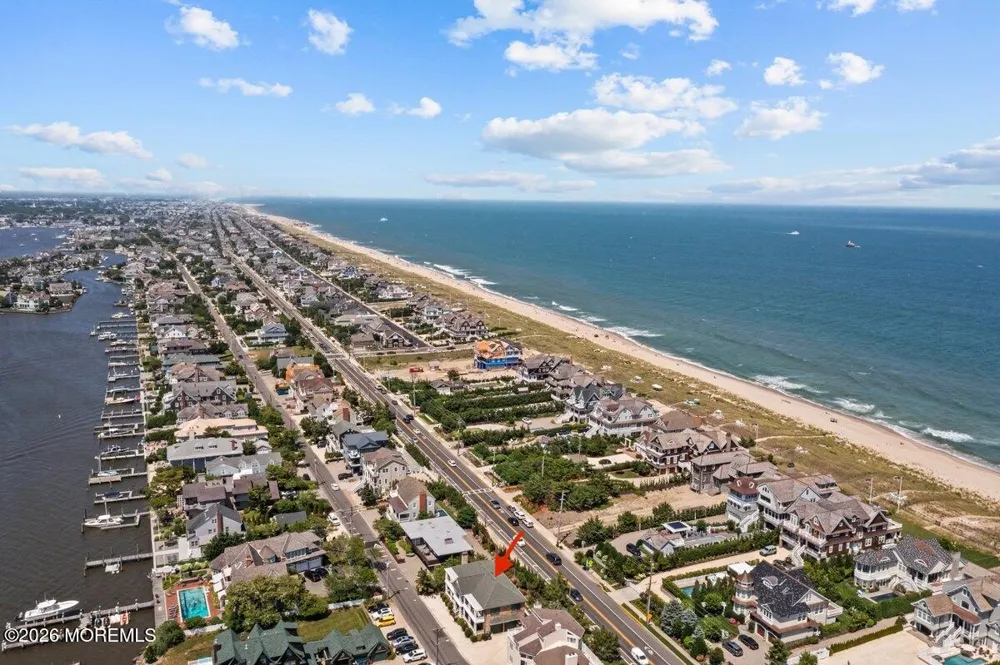 1043 Barnegat Lane Mantoloking, NJ 08738