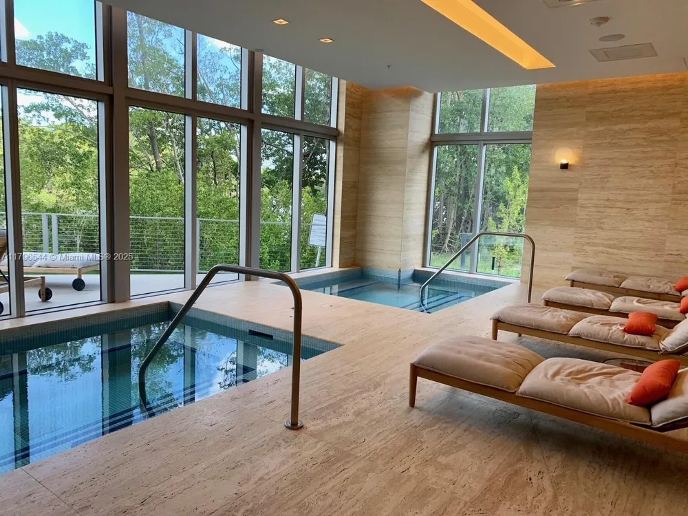 16385 Biscayne Blvd #1806 +1 parking North Miami Beach, FL 33160