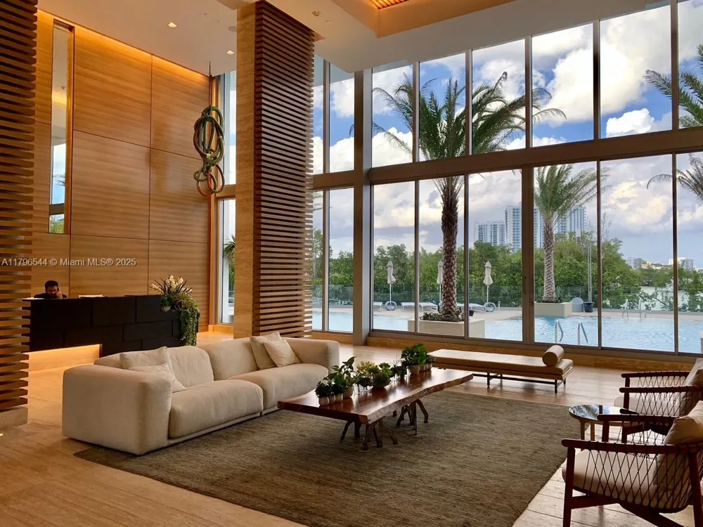 16385 Biscayne Blvd #1806 +1 parking North Miami Beach, FL 33160