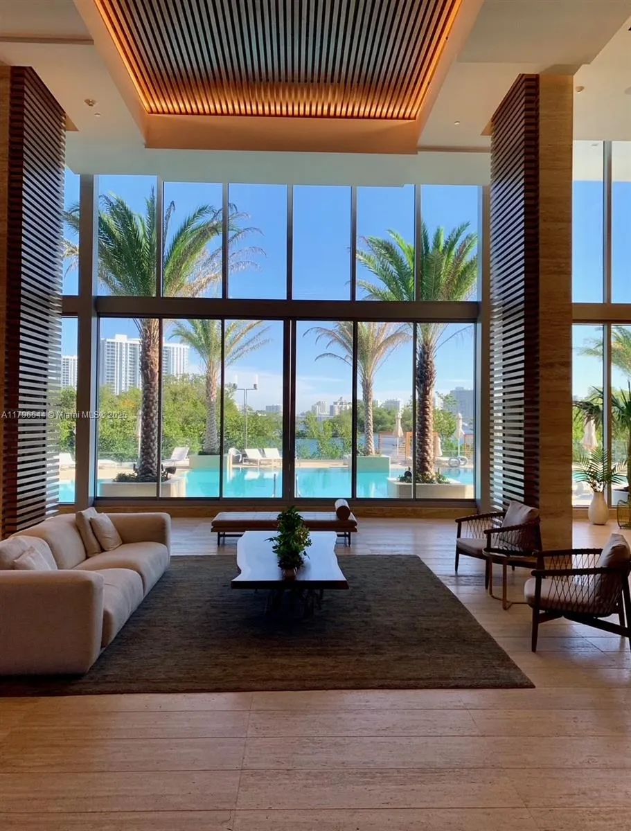 16385 Biscayne Blvd #1806 +1 parking North Miami Beach, FL 33160