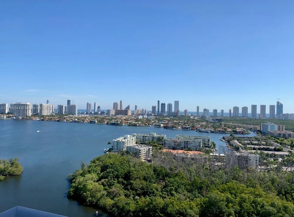 16385 Biscayne Blvd #1806 +1 parking North Miami Beach, FL 33160
