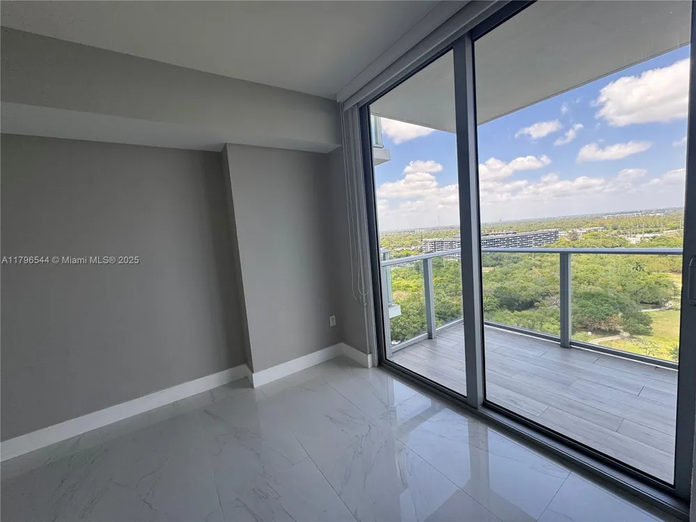16385 Biscayne Blvd #1806 +1 parking North Miami Beach, FL 33160