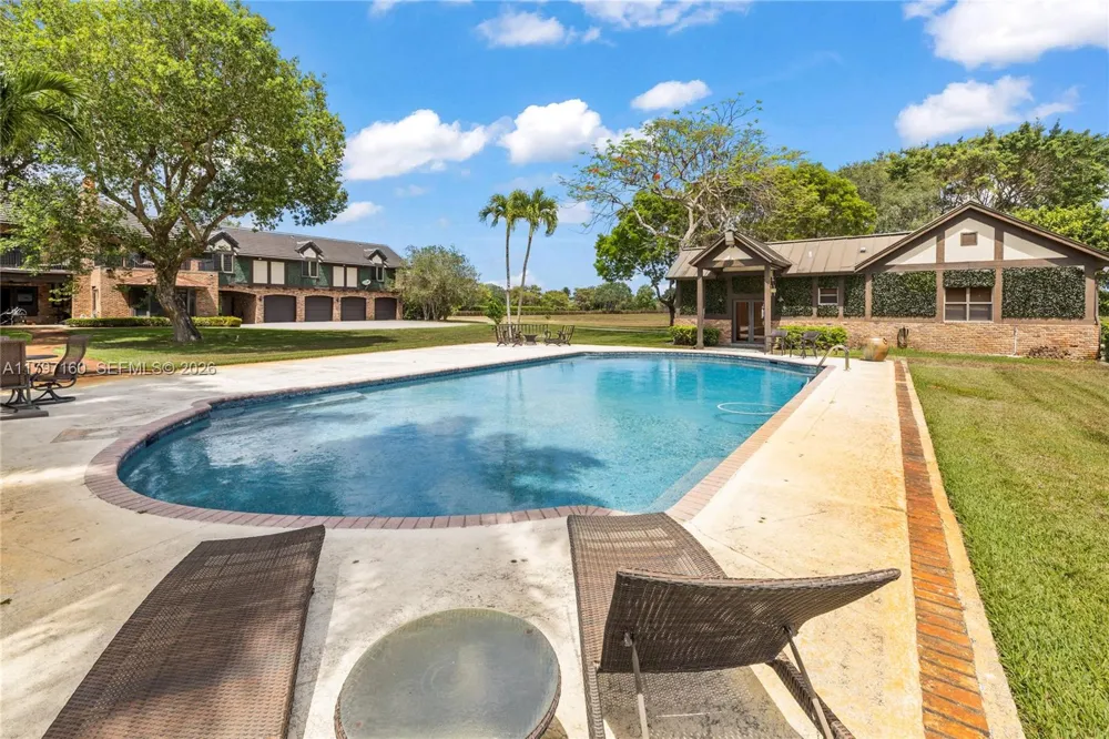 8700 Surrey Ln Boca Raton, FL 33496