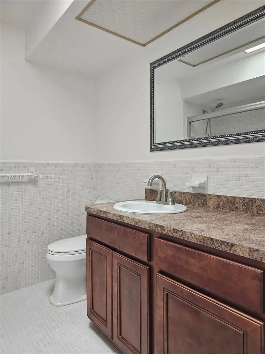 2489 COUNTRY CLUB DR #102 Titusville, FL 32780