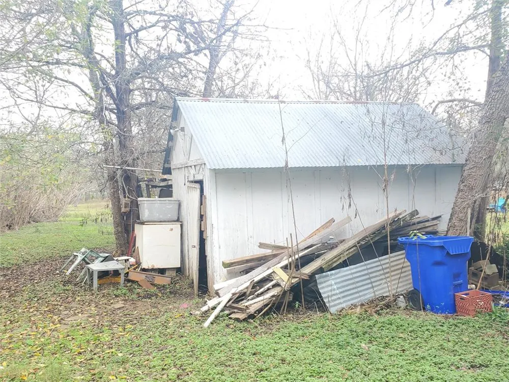 276 Arrowhead Drive Smithville, TX 78957