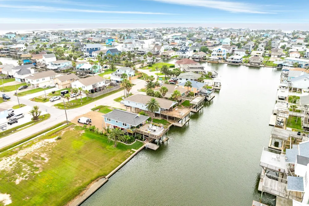 4653 Jamaica Cove Road Jamaica Beach, TX 77554
