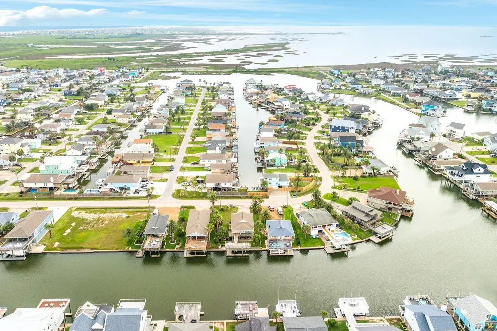 4653 Jamaica Cove Road Jamaica Beach, TX 77554