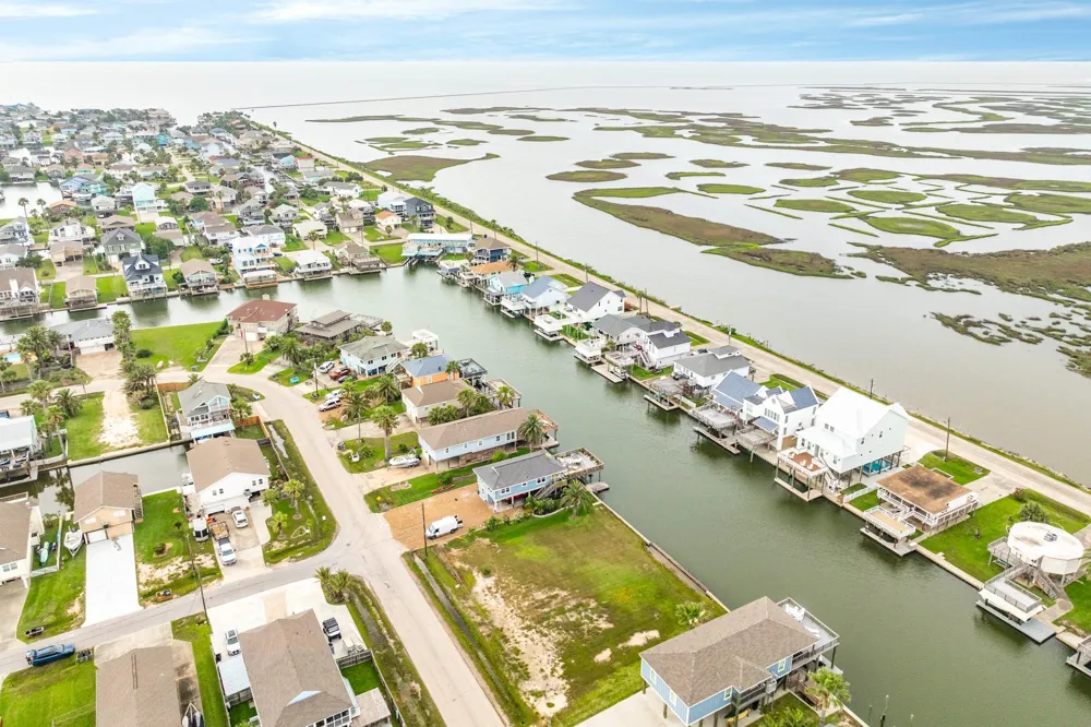 4653 Jamaica Cove Road Jamaica Beach, TX 77554
